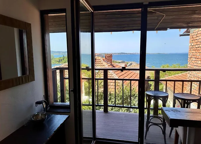 Arthotel Oscar I Отель Созополь