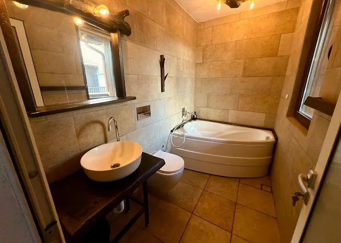 Arthotel Oscar I Отель Созополь